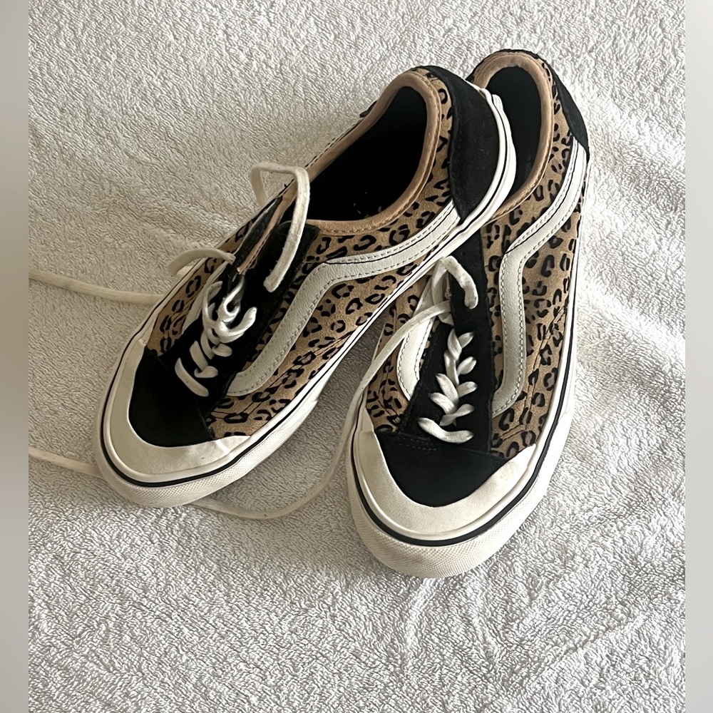 Women’s size 8 1/2 vans cheetah print